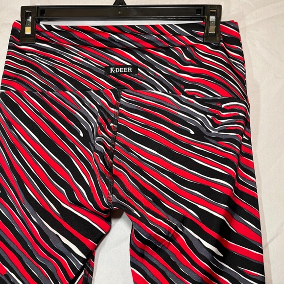 K-Deer Leggings Striped Red/Black/White High Waist Cropped Women Size L Large - Picture 4 of 6